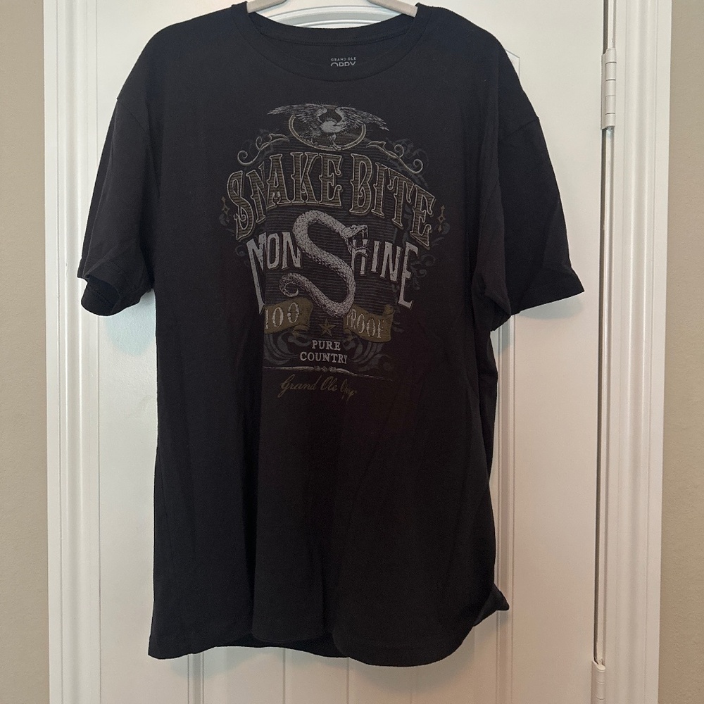 Grand Ole Opry Snake Bite Graphic T-Shirt – Size XL – Black Country Tee